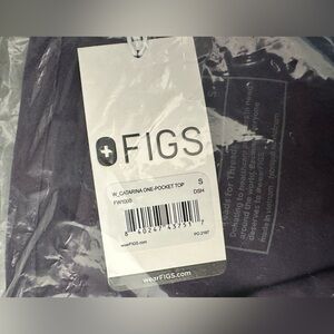 FIGS CATARINA SCRUB TOP